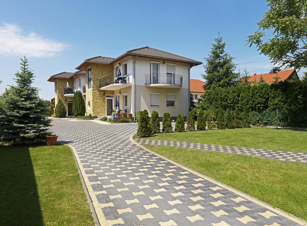 Balatonlelle Apartmanhaz Værelse billede